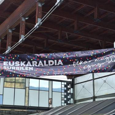 4. Euskaraldirako prestatzen: izen-emate mahaia